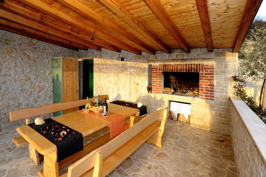 Holiday Home Mirna Vala Севид Экстерьер фото