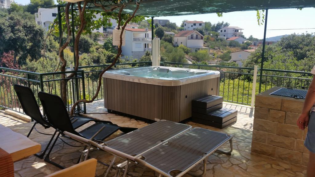 Holiday Home Mirna Vala Севид Экстерьер фото
