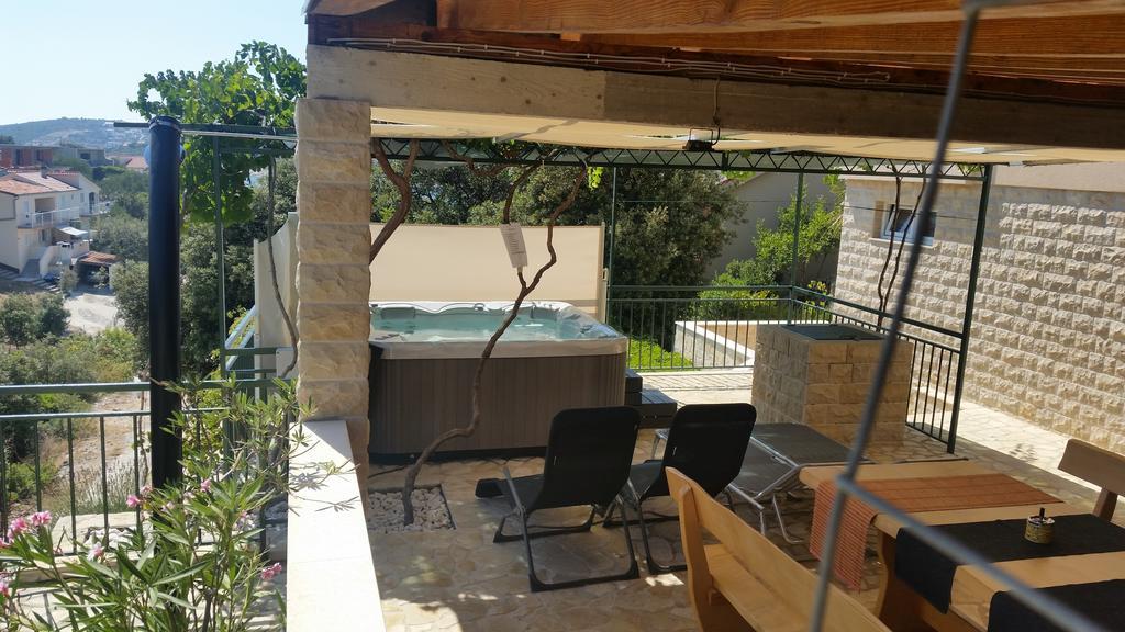 Holiday Home Mirna Vala Севид Экстерьер фото