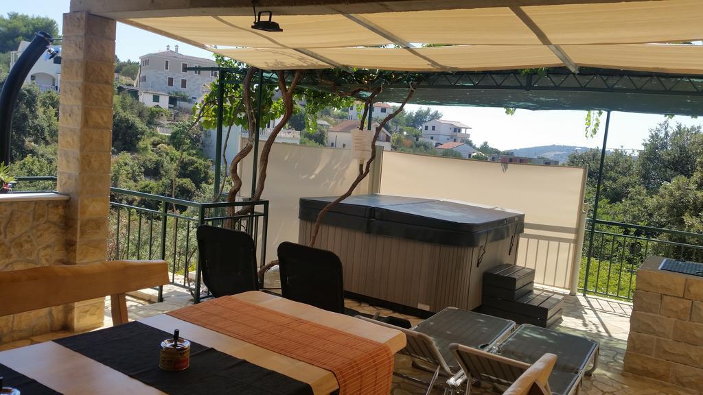 Holiday Home Mirna Vala Севид Экстерьер фото