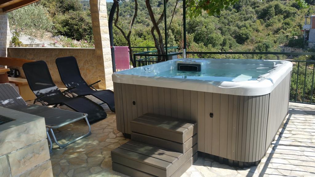 Holiday Home Mirna Vala Севид Экстерьер фото