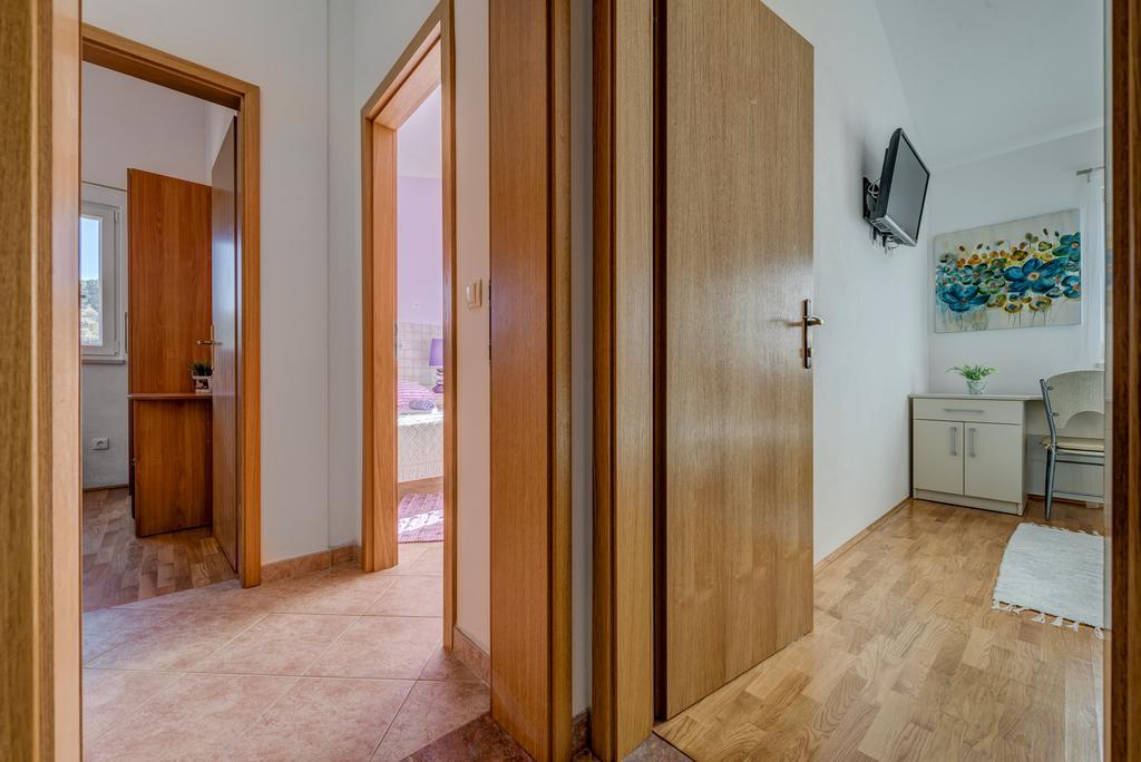 Holiday Home Mirna Vala Севид Экстерьер фото