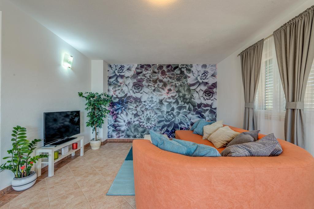 Holiday Home Mirna Vala Севид Экстерьер фото